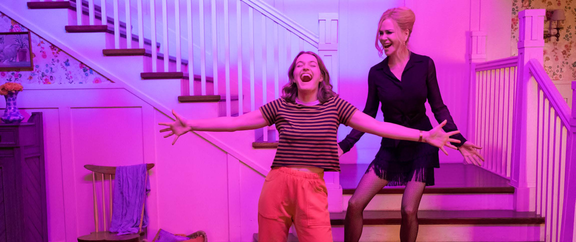 Jo Ellen Pellman and Nicole Kidman in Grandma Bea’s house set.